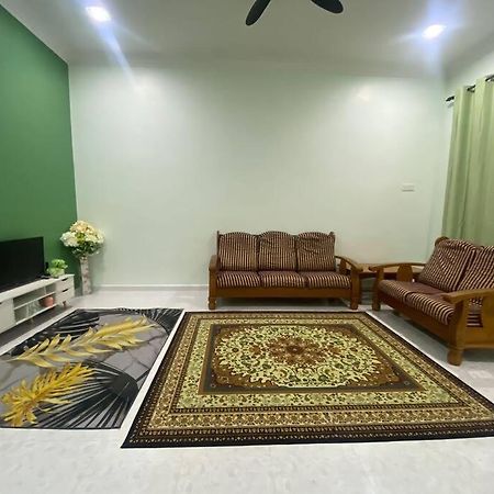 Homestay Kak Tiy Kuala Terengganu Dış mekan fotoğraf
